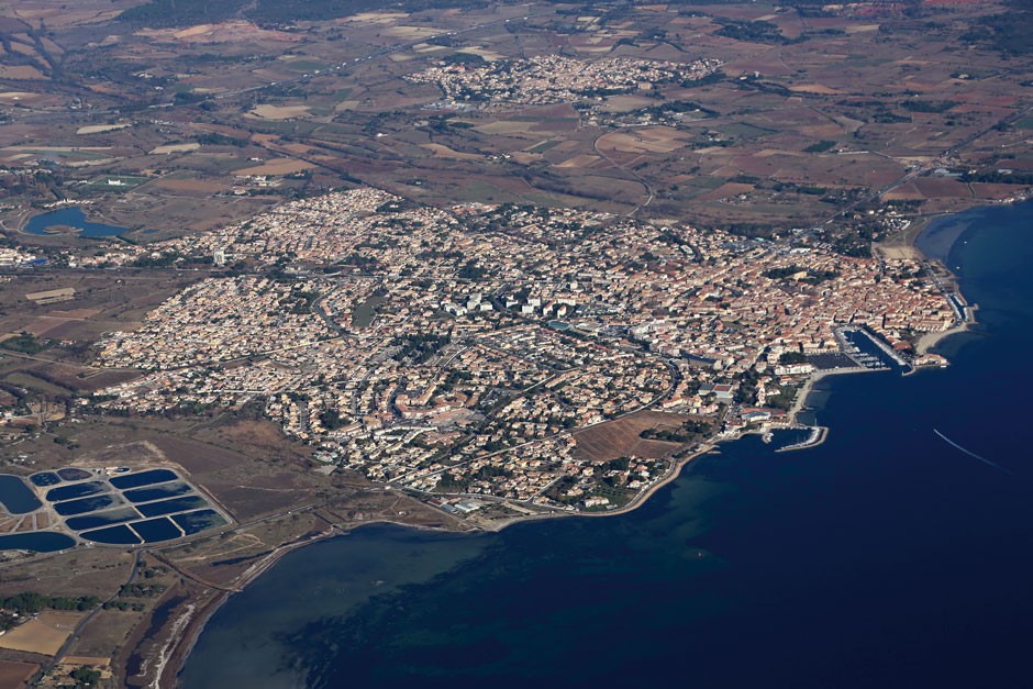Vue aérienne de Mèze